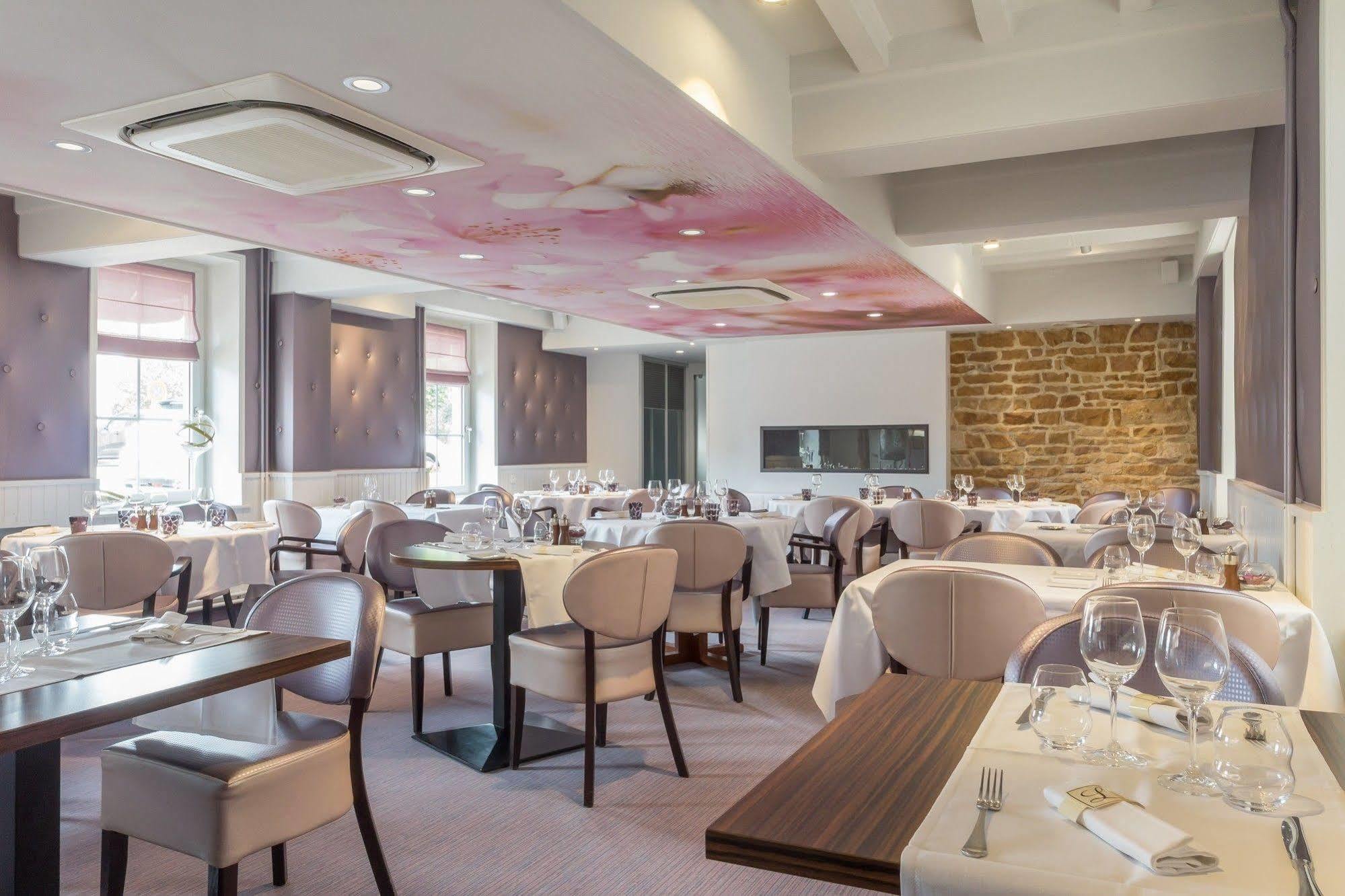Logis Hotel Les Platanes Reyssouze Exterior photo